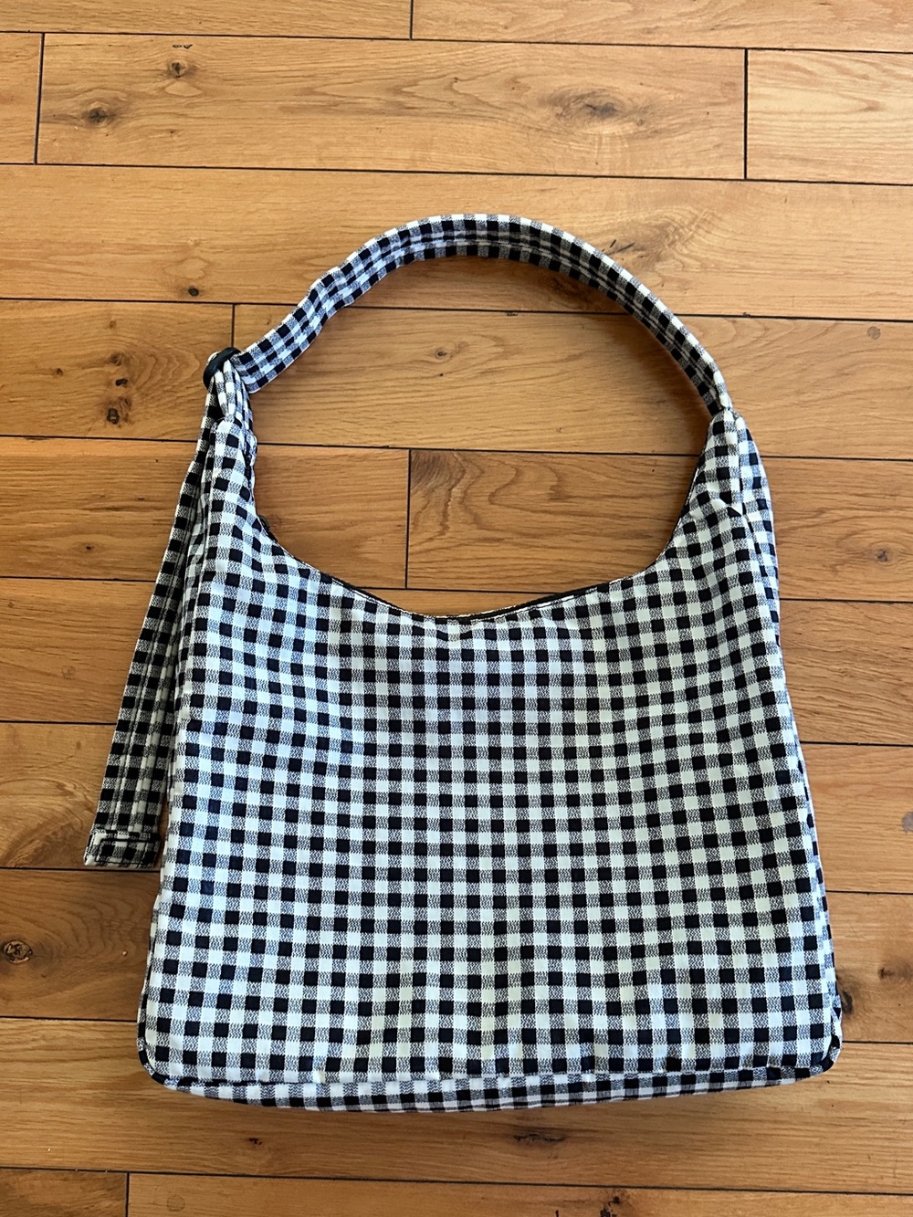 BAGGU NYLON SHOULDER BAG